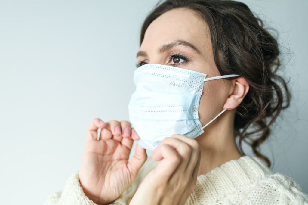 woman wearing a face mask